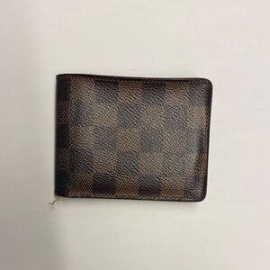 Authentic Louis Vuitton Men Damier Wallet
